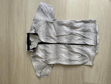 forma herbi: Qısaqol kapüşonlu köynək-kurtka - Rəng: ağ fon üzərində xırda qara — 1