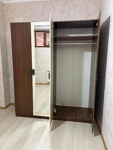 Yataq otağı üçün şkaf və tumba dəsti - Üç qapılı paltar şkafı: iki — 1