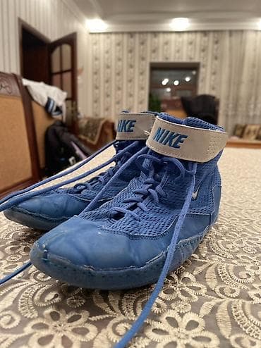 krasofkalar 2022: Nike boks ayaqqabıları – mavi rəng - Model: Nike (boyun hissəsində — 2