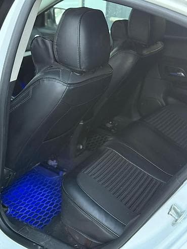 07 fara: Chevrolet Cruze: 1.4 l | 2013 il 224 km Sedan — 5