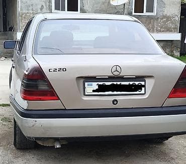 w204 turbo az: Mercedes-Benz 220: 2.2 l | 1994 il Sedan — 4