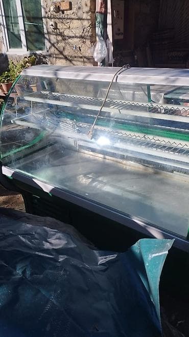 Soyuduculu vitrin – satış üçün - Tip: Qida məhsulları üçün soyuduculu