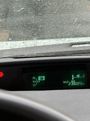 dizel qazel satilir: Toyota Prius: 1.5 l | — 9