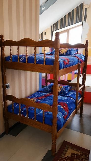 lovhe usaq ucun: Carpayi 120×80 sm.Temiz taxta yanasida qoymaq olur ayrida. hun — 1