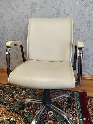 sumqayıt mebel: İşlənmiş, Təkərli, Qolları tənzimlənmir, Süni dəri — 1