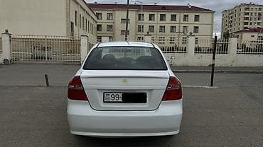 kia cerato 2008: Chevrolet Aveo: 1.4 l | 2011 il 215489 km Sedan — 10
