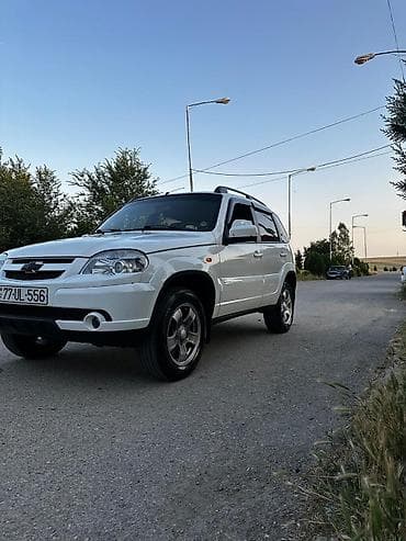 ravon r4 lizing: Chevrolet Niva – kompakt və çevik 4x4 krossover - Kuzov: ağ rəng, tam — 7