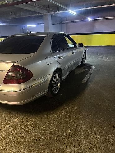 bmw e60 m: Mercedes-Benz E-Class: 2.2 l | 2007 il Sedan — 4