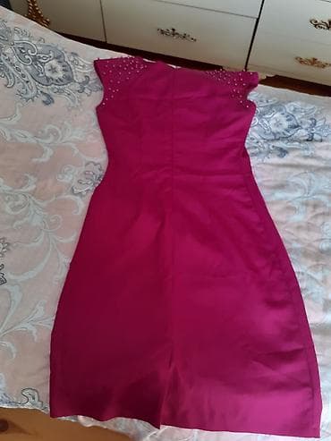 donlar toy ucun: 20 azn,ziyafet donu,1 dəfə istifadə olunub,sadəcə metrolara çatdırılma — 2