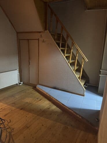 boş kirayə evlər: : 2 mərtəbəli mənzil/ev Təsvir: - İki mərtəbəli planlama, taxta — 1