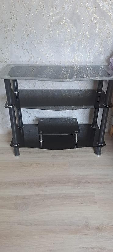 stend: Şüşə TV stendi / media konsolu - Material: qalın temperli şüşə rəflər — 2