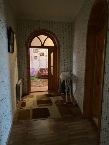 7 ve 8 mkr satilan evler: 6 otaqlı, 7000 kv. m, Orta təmir — 6