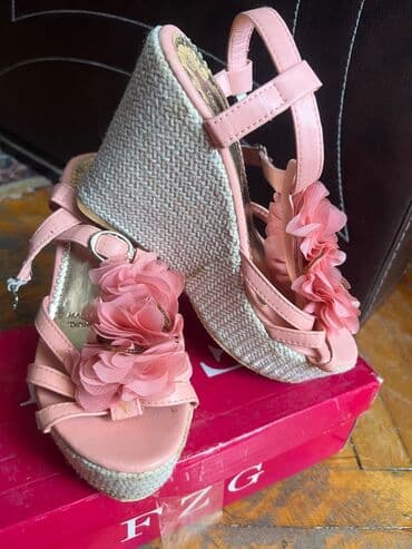 женские пляжные шлепанцы: Размер: 38, Б/у — 1