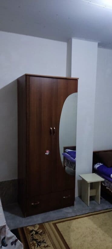 qəbələ kirayə: Bu otaq mebelli kirayə verilir. Otaqda tək nəfərlik çarpayı, kiçik — 3