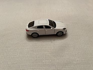 leqo oyuncaqlari: Ağ rəngli metal oyuncaq sedan maket avtomobil - Korpus: die-cast — 4
