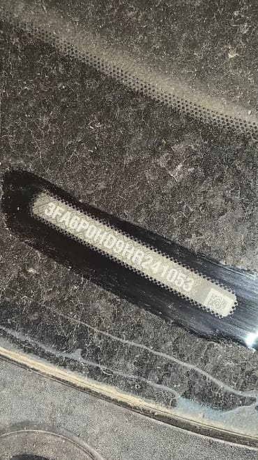 suktur: Ford Fusion sedan – mavi rəng, zərif və dinamik dizayn. Xarici: - — 9