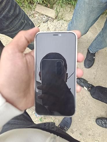 iphone 13 max: IPhone X — 2
