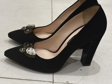 Toy paltarları və aksesuarları: Tuflilər, Ölçü: 38, rəng - Qara, İşlənmiş — 2