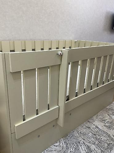 intex matras: Uşaq çarpayısı (beşik) – taxta konstruksiya, açıq bej rəng. - Yanları — 6