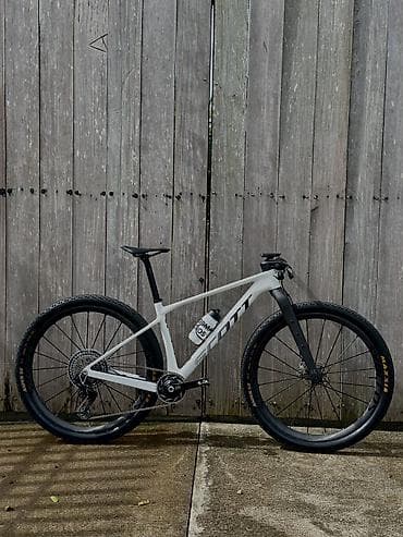 velosiped 26: Scott markalı gravel/dağ tipli velosiped. Ağ rəngli yüngül və — 1