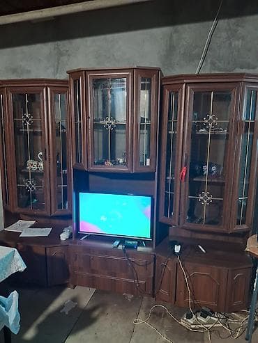 Ev üçün mebel: Klassik dizaynlı mebel dəsti - Qonaq otağı üçün iri divar vitrini — 1