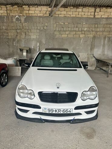 mercedes geyimleri: Mercedes-Benz C-Class: 2.3 l | 2005 il Sedan — 2