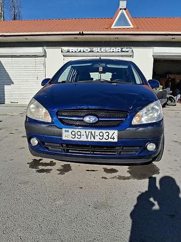 avtomobil ehtiyat hisseleri kreditle: Hyundai Getz, göy rəng, 5 qapı, hetçbek. Texniki və xüsusiyyətlər: - — 2