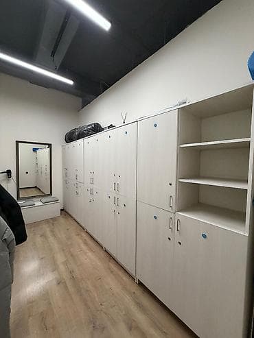 Daşınmaz əmlak: 28 May metrosunun yaxınlığı, AF biznes mərkəzinin 4-cü mərtəbəsində — 9