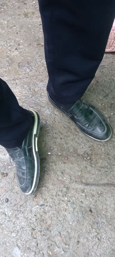 Məhsul: Kişi loafer ayaqqabısı - Rəng: Tünd yaşıl-qara tonlarda - Üst