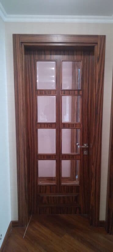 Furnitura və aksessuarlar: Taxta iç qapılar – dekorativ şpon örtüklü model - Material: təbii — 2