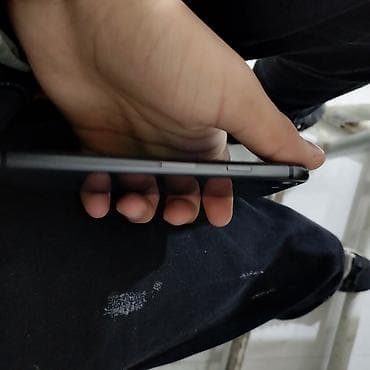 samavar satisi: IPhone 8, 64 ГБ, Jet Black, Face ID, Отпечаток пальца — 10