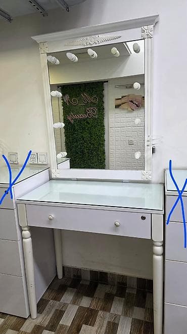 Мебель: TƏCİLİ SATILIR: Salon güzgüsü 8 ədəddir yaxşı vəziyyətdə, biri 100 — 1