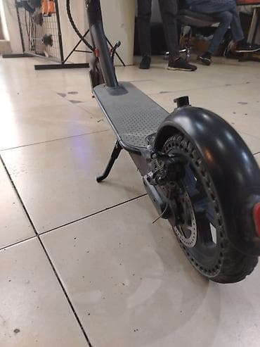 globber samokatlar: Elektrik skuter Problemsizdir - Şəhər içi rahat gediş üçün kompak — 4