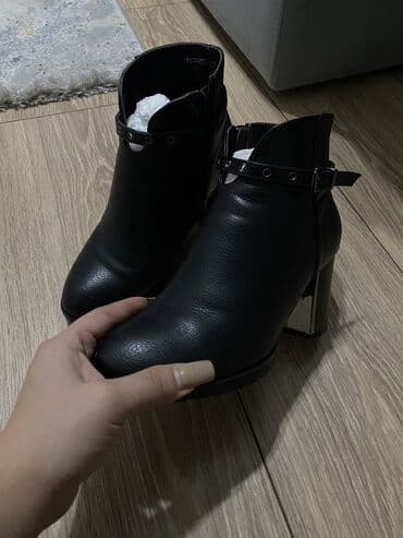 qadın sapaşkiləri: Qısaboğaz, Ölçü: 36, rəng - Qara, İşlənmiş — 2