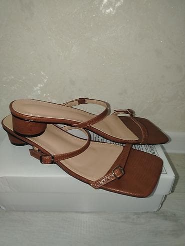 sendel: Yenidir💫💫💫 Qadın sandaleti – qəhvəyi, zərif minimal dizayn - Model — 2