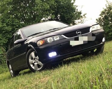 Opel Vectra: 1.6 l | 1996 il 380000 km Sedan
