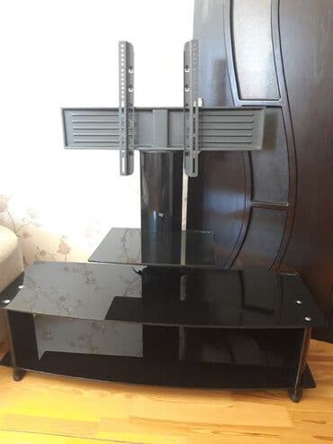 Dolablar: Tv stend əla vəziyyətdə
Eni 40 uzunu 120 — 1