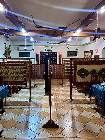 Məkan icarəsi – etnik üslublu restoran/zal Qiymət 4 min - Qonaqlıq və