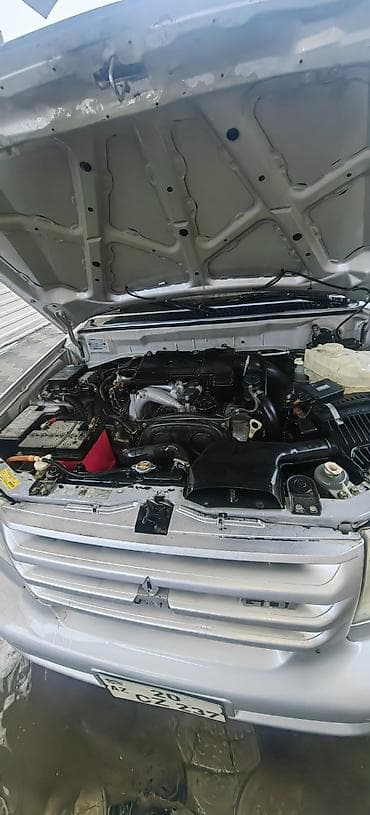 cip maşin: Mitsubishi Pajero iO (GDI) –2002 1.8 kompakt 4x4 şəhər/kəndetrafı SUV — 3