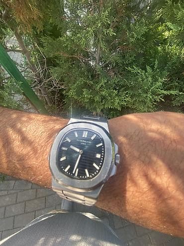 a klas: Patek Philippe Nautilus üslubunda qol saatı - Korpus və bilərzik — 1