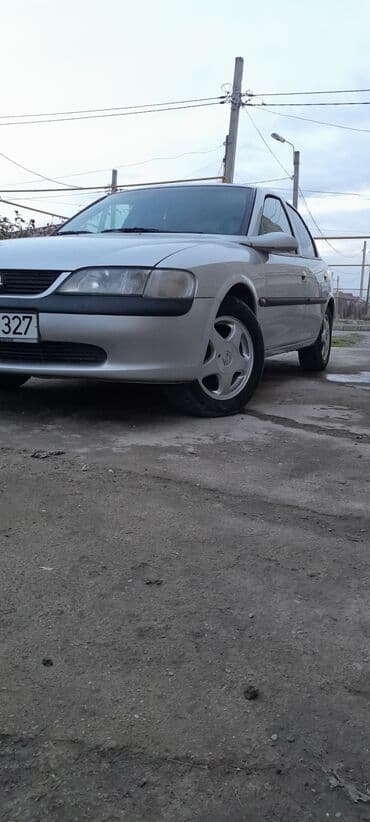 oka satılır: Opel Vectra: 1.6 l | 1998 il 400000 km Sedan — 1