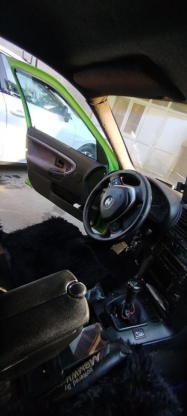 bmw e 38: BMW 3 series: 2 l | 1998 il Sedan — 8