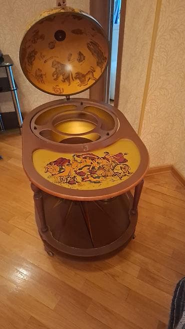 islenmis mebiler: İtaliyan Vintage qlobus bar. Möhtəşəm bir bardir.Taxtadandı. Teze — 7