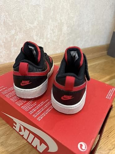 Krossovkalar: Nike original 
В идеальном состоянии
Размер 22
Цена 10 — 3