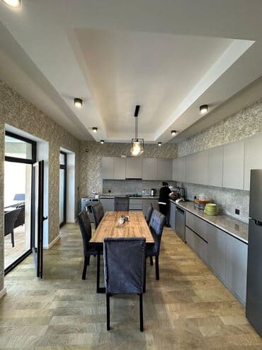 композитные бассейны в баку: Hovuz olan həyət evi. Ərazidə istirahət üçün günəş çarpayıları, stol — 11