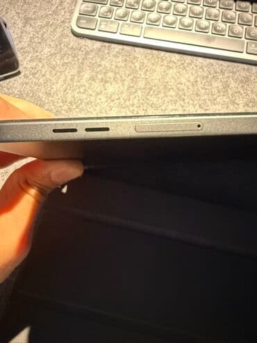 Kompüter və noutbuk aksesuarları: Honor Pad X9 LTE

Ela veziyyetde. 
Keys hediyye — 3