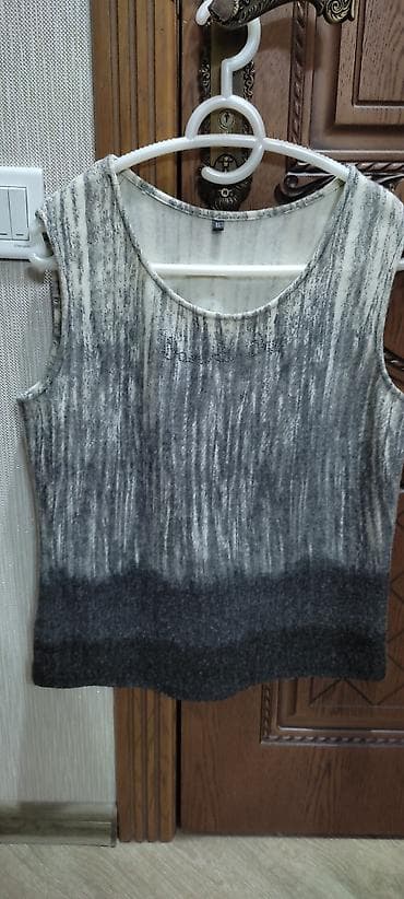 Dest satilir, cox yumshaq materiali var. 48-50 razmere gedir. 25 azn