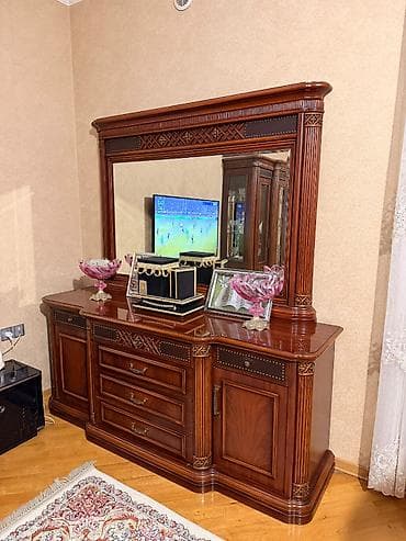 kitab refleri satilir: İşlənmiş, Jurnal masası, Masa və oturacaqlar, Servant — 5