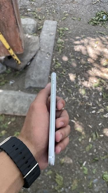 iphone 56: IPhone SE 2020, 128 GB, Ağ, Barmaq izi — 4
