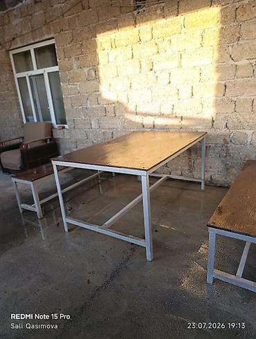 masa və stullar: Metal karkaslı masa və 2 skamya dəsti - Tərkib: 1 ədəd düzbucaqlı — 3